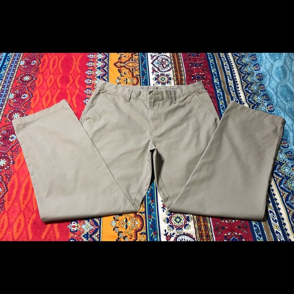 SONOMA MEN’s LONG KHAKI PANTS.  36x32. A MUST FOR ANY MAN’s CLOSET! GREAT SHAPE! - Picture 2 of 4